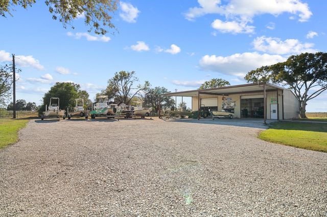 1112 S Fm 441 Road, Louise, TX 77455