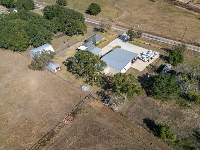 1112 S Fm 441 Road, Louise, TX 77455