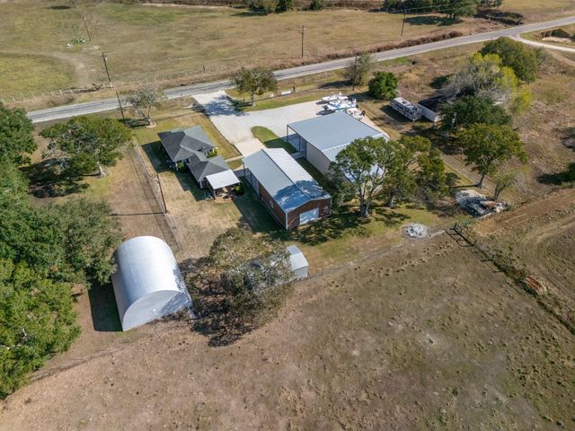 1112 S Fm 441 Road, Louise, TX 77455