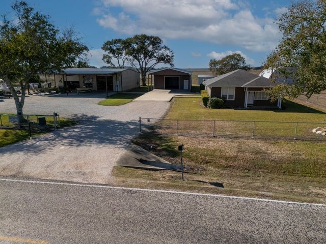 1112 S Fm 441 Road, Louise, TX 77455