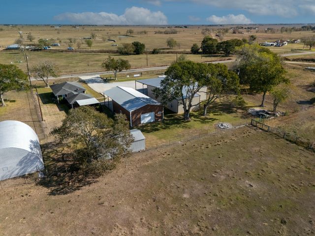 1112 S Fm 441 Road, Louise, TX 77455