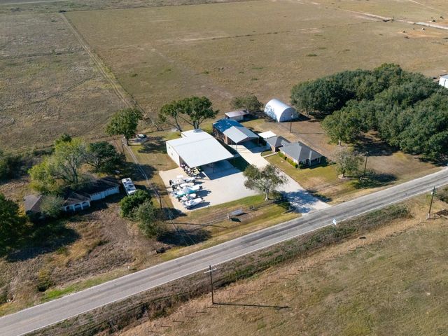 1112 S Fm 441 Road, Louise, TX 77455