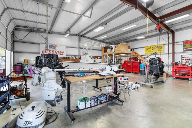 1112 S Fm 441 Road, Louise, TX 77455
