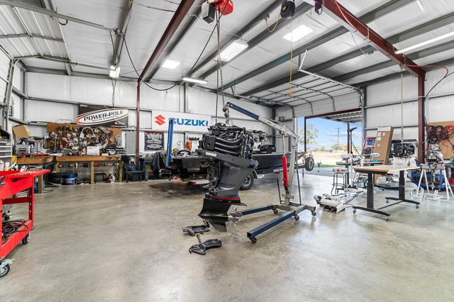 1112 S Fm 441 Road, Louise, TX 77455