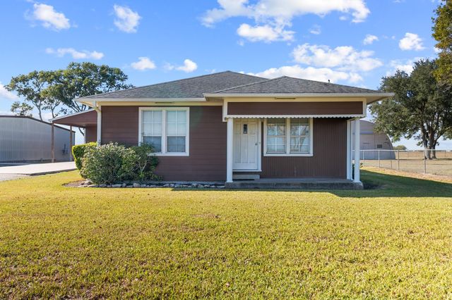 1112 S Fm 441 Road, Louise, TX 77455