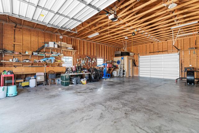 1112 S Fm 441 Road, Louise, TX 77455
