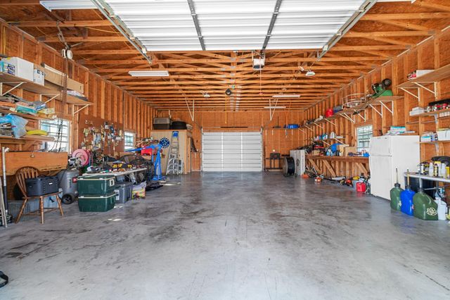 1112 S Fm 441 Road, Louise, TX 77455