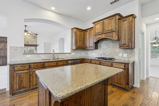 11295 Apple Valley Drive, Frisco, TX 75033