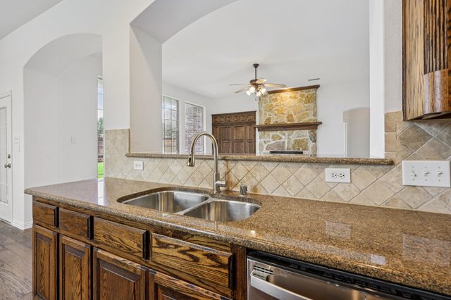 11295 Apple Valley Drive, Frisco, TX 75033