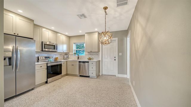 5914 ALBERT PLACE, Sarasota, FL 34231
