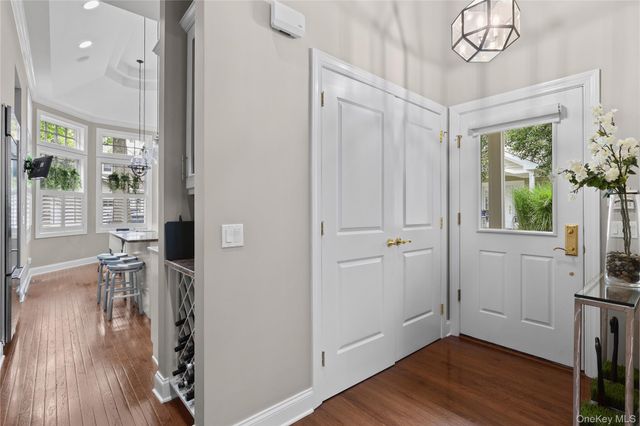 8 Gerber Court, Mount Kisco, NY 10549