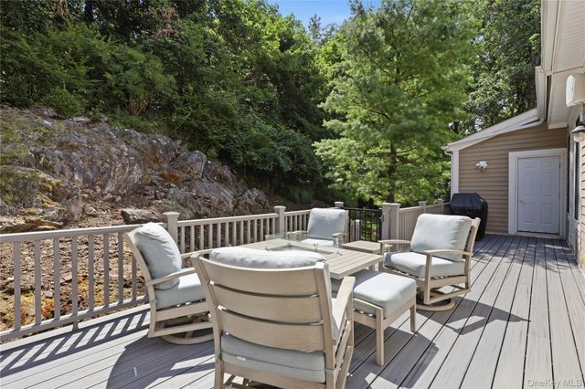 8 Gerber Court, Mount Kisco, NY 10549