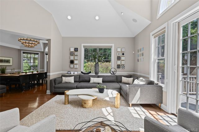 8 Gerber Court, Mount Kisco, NY 10549