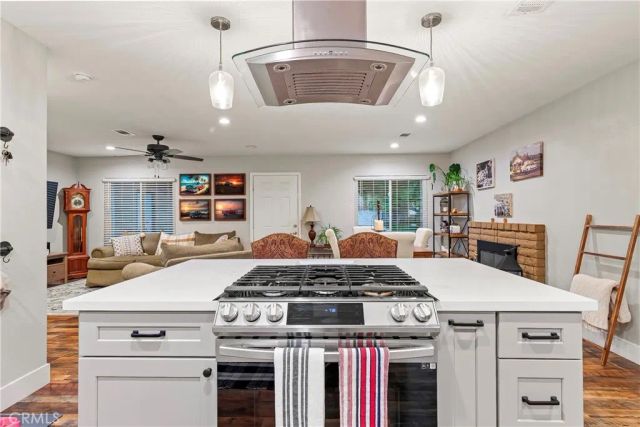 43240 W 32nd Street, Lancaster, CA 93536
