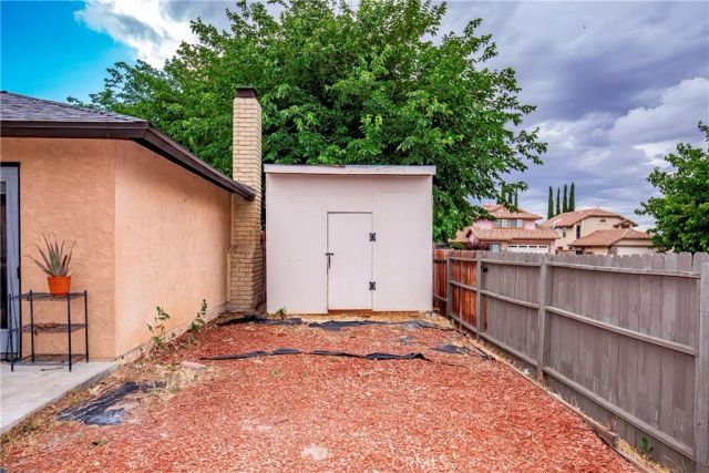 43240 W 32nd Street, Lancaster, CA 93536