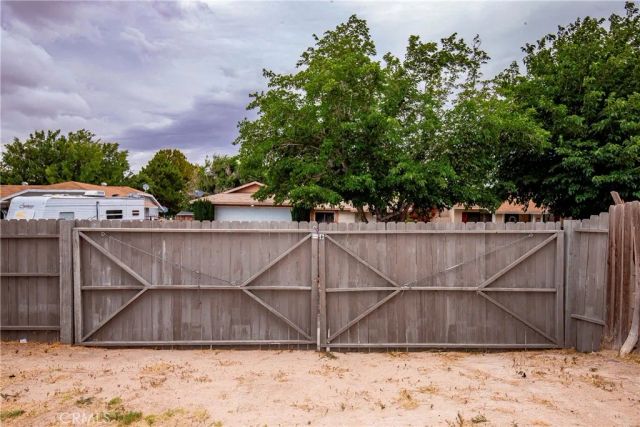 43240 W 32nd Street, Lancaster, CA 93536