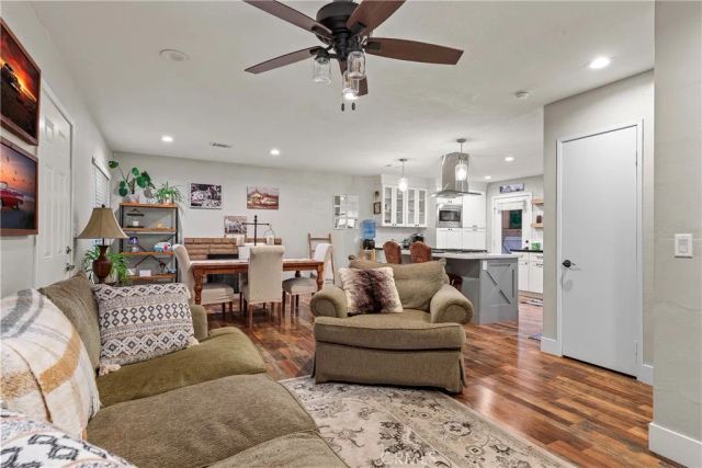 43240 W 32nd Street, Lancaster, CA 93536