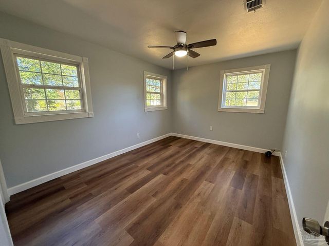 808 Woodland Dr, Pensacola, FL 32503