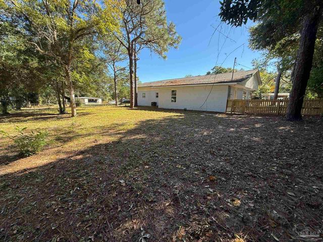 808 Woodland Dr, Pensacola, FL 32503
