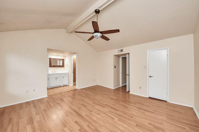 2588 Bering Drive, Houston, TX 77057