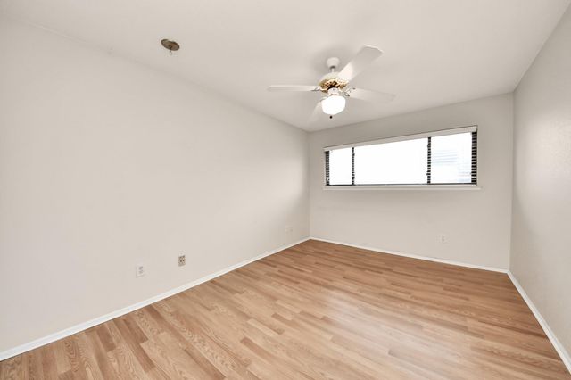 2588 Bering Drive, Houston, TX 77057