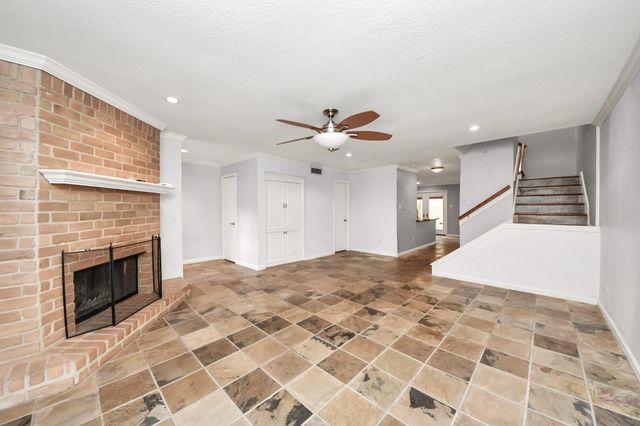 2588 Bering Drive, Houston, TX 77057