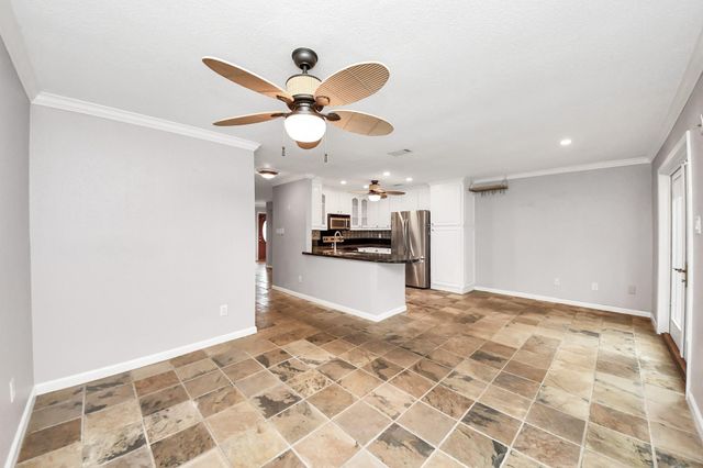 2588 Bering Drive, Houston, TX 77057