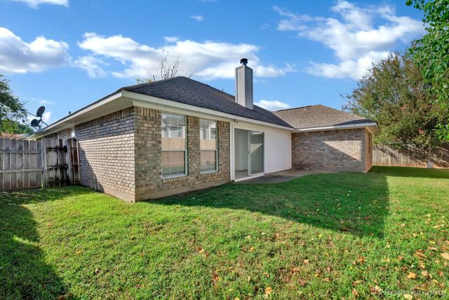 2212 Middle Creek Boulevard, Bossier City, LA 71111