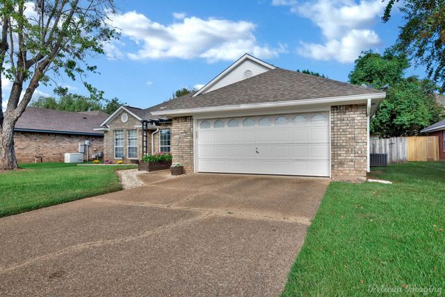 2212 Middle Creek Boulevard, Bossier City, LA 71111