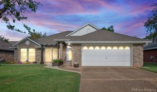 2212 Middle Creek Boulevard, Bossier City, LA 71111