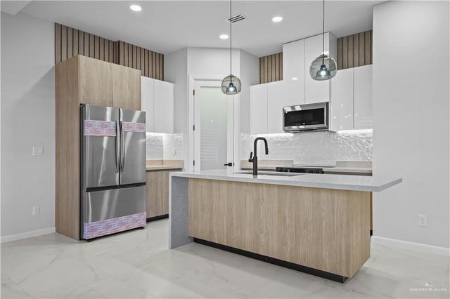 2408 N Gaytan N Street, Edinburg, TX 78542