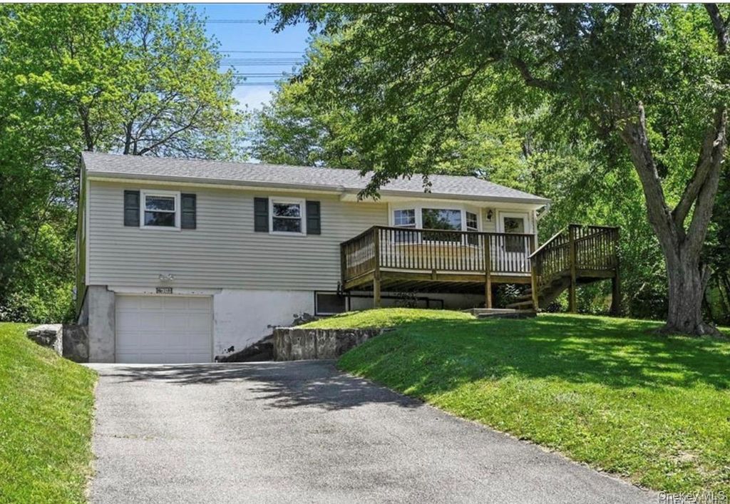 18 Tiger Road, Hopewell Junction, NY 12533
