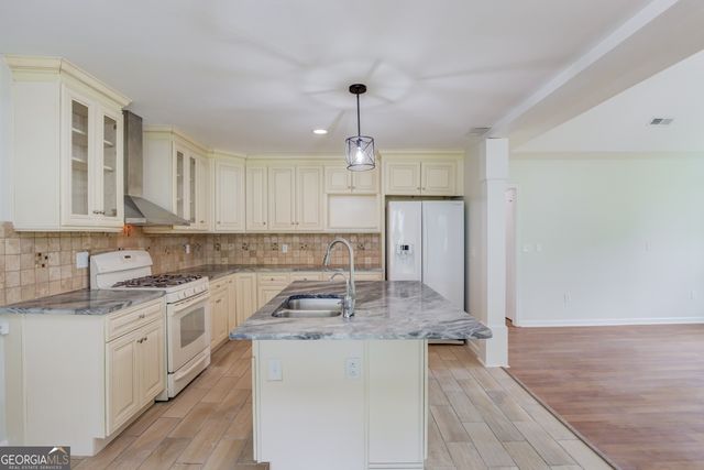 2173 Ivy Crest Drive, Buford, GA 30519
