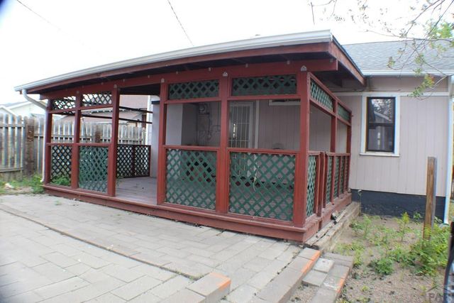 911 E 6th St, Pueblo, CO 81001