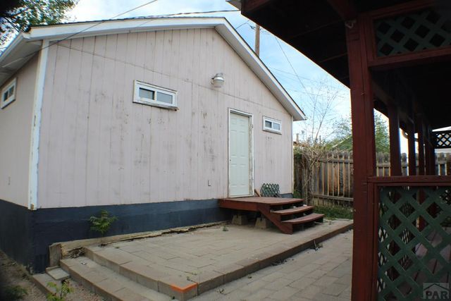 911 E 6th St, Pueblo, CO 81001