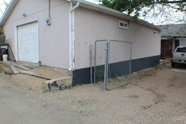 911 E 6th St, Pueblo, CO 81001