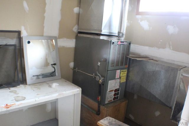 911 E 6th St, Pueblo, CO 81001