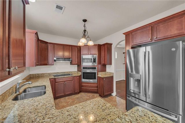 273 Moate CIR, Virginia Beach, VA 23462