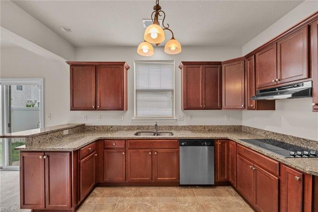 273 Moate CIR, Virginia Beach, VA 23462