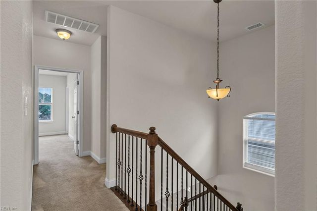 273 Moate CIR, Virginia Beach, VA 23462