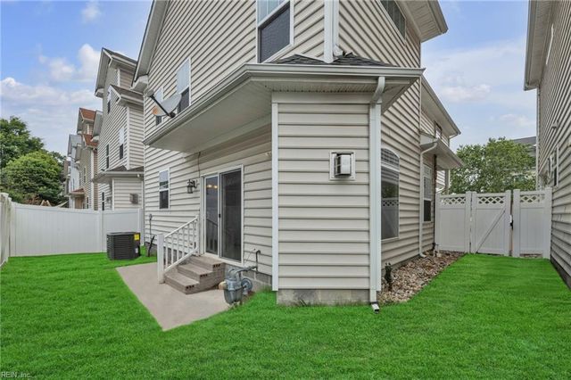 273 Moate CIR, Virginia Beach, VA 23462