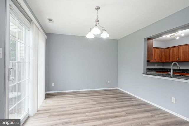 401 JAMESTOWN CT, Mount Laurel, NJ 08054