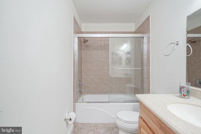 401 JAMESTOWN CT, Mount Laurel, NJ 08054