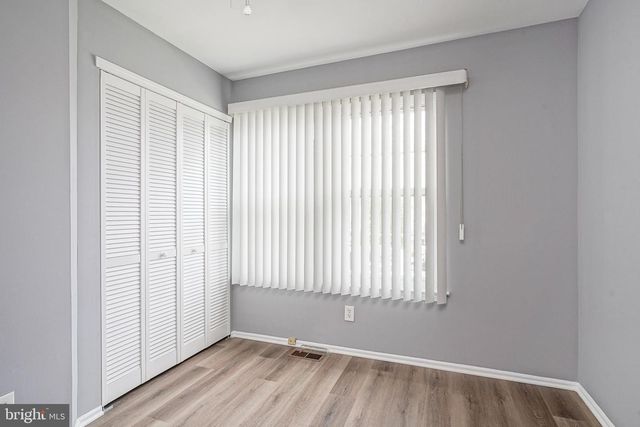 401 JAMESTOWN CT, Mount Laurel, NJ 08054