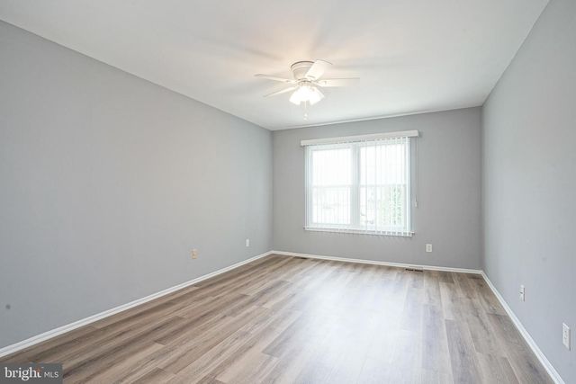 401 JAMESTOWN CT, Mount Laurel, NJ 08054