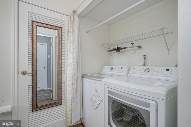 401 JAMESTOWN CT, Mount Laurel, NJ 08054