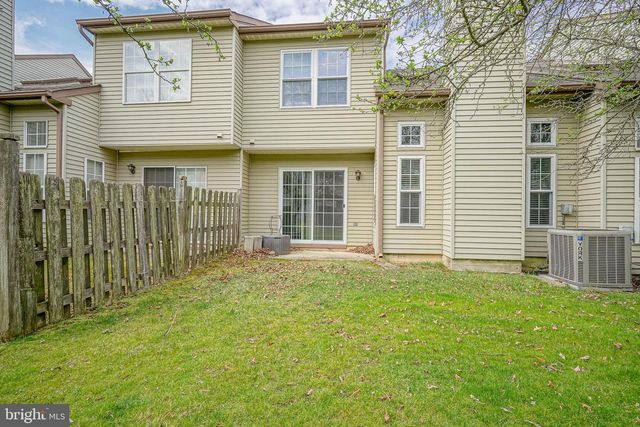 401 JAMESTOWN CT, Mount Laurel, NJ 08054