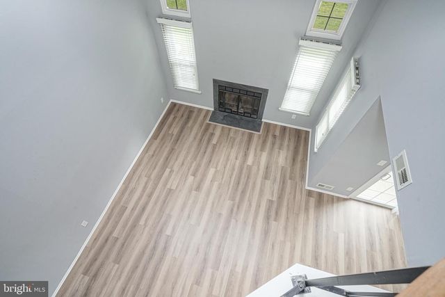 401 JAMESTOWN CT, Mount Laurel, NJ 08054