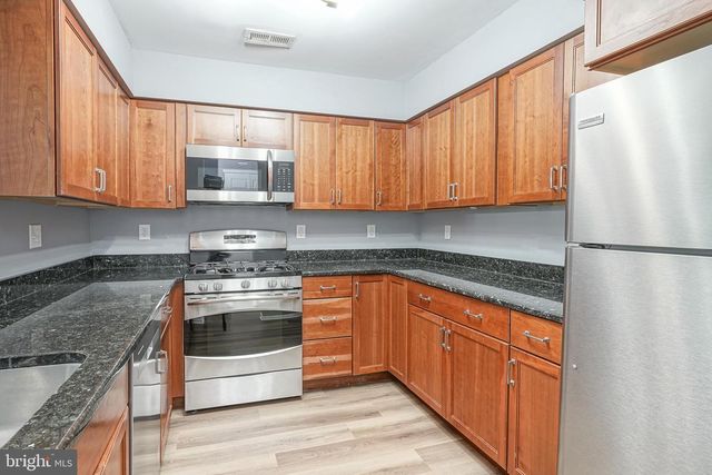 401 JAMESTOWN CT, Mount Laurel, NJ 08054