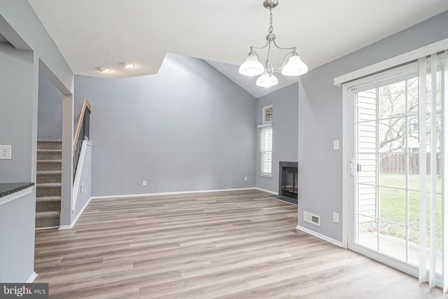 401 JAMESTOWN CT, Mount Laurel, NJ 08054